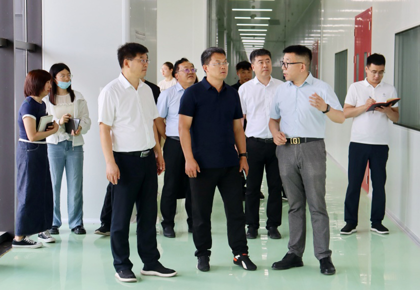 河南日报社党委副书记、总编辑孙德中莅临香港六大资料大全商丘集美数智产业园调研